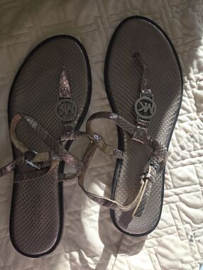 Michael Kors Metallic Rose Gold Logo Thong Sandals